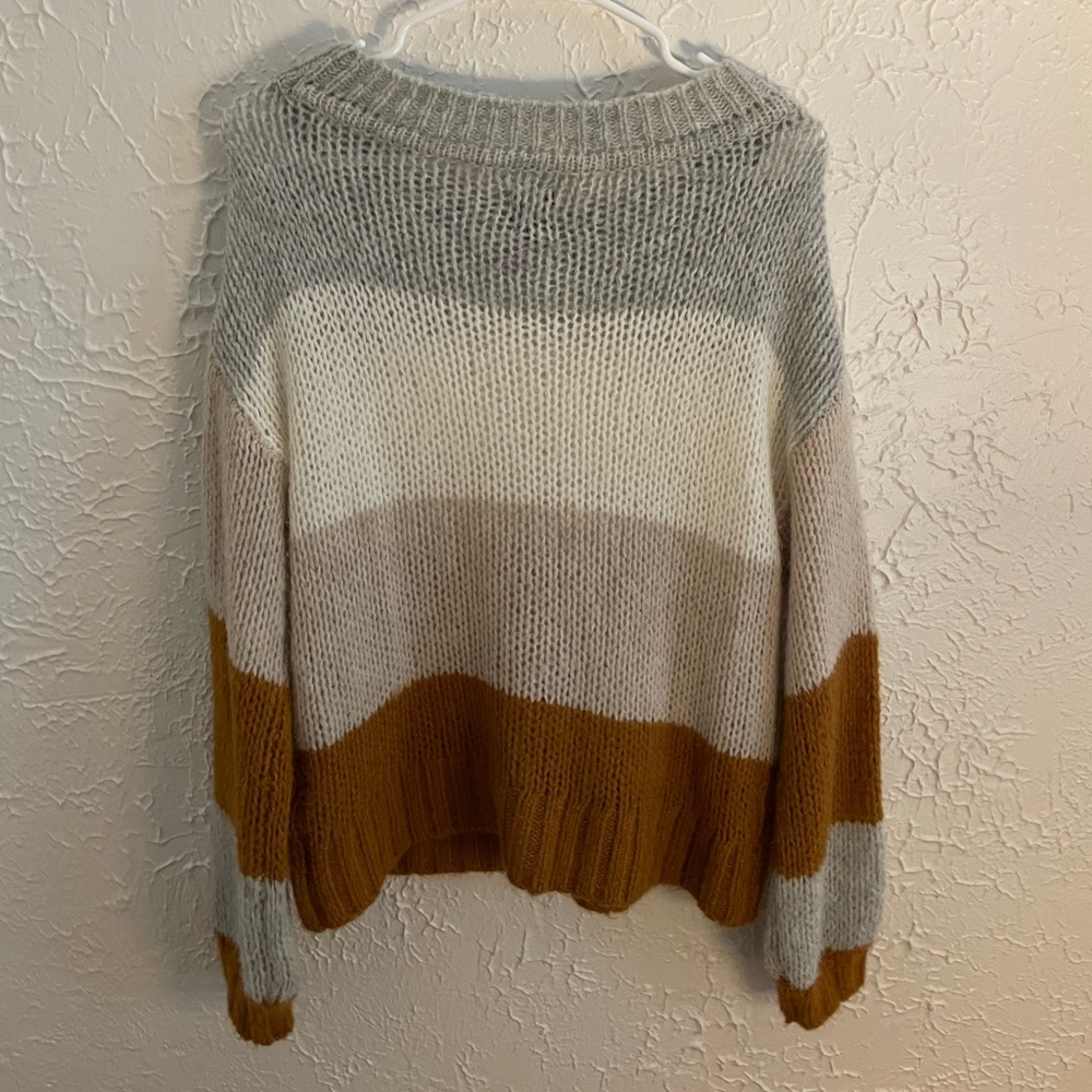 Gap sweater